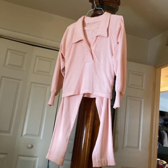 Pink 2 PCs jogger hard to discribe - Picture 8 of 8